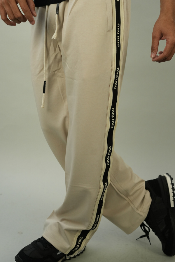 STRAIGHT CREAM STRIPE TRACK